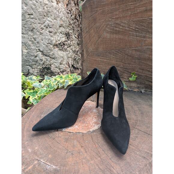 VINCE CAMUTO Metseya shooties black suede size 10M Stiletto heel NWOT - Picture 1 of 9